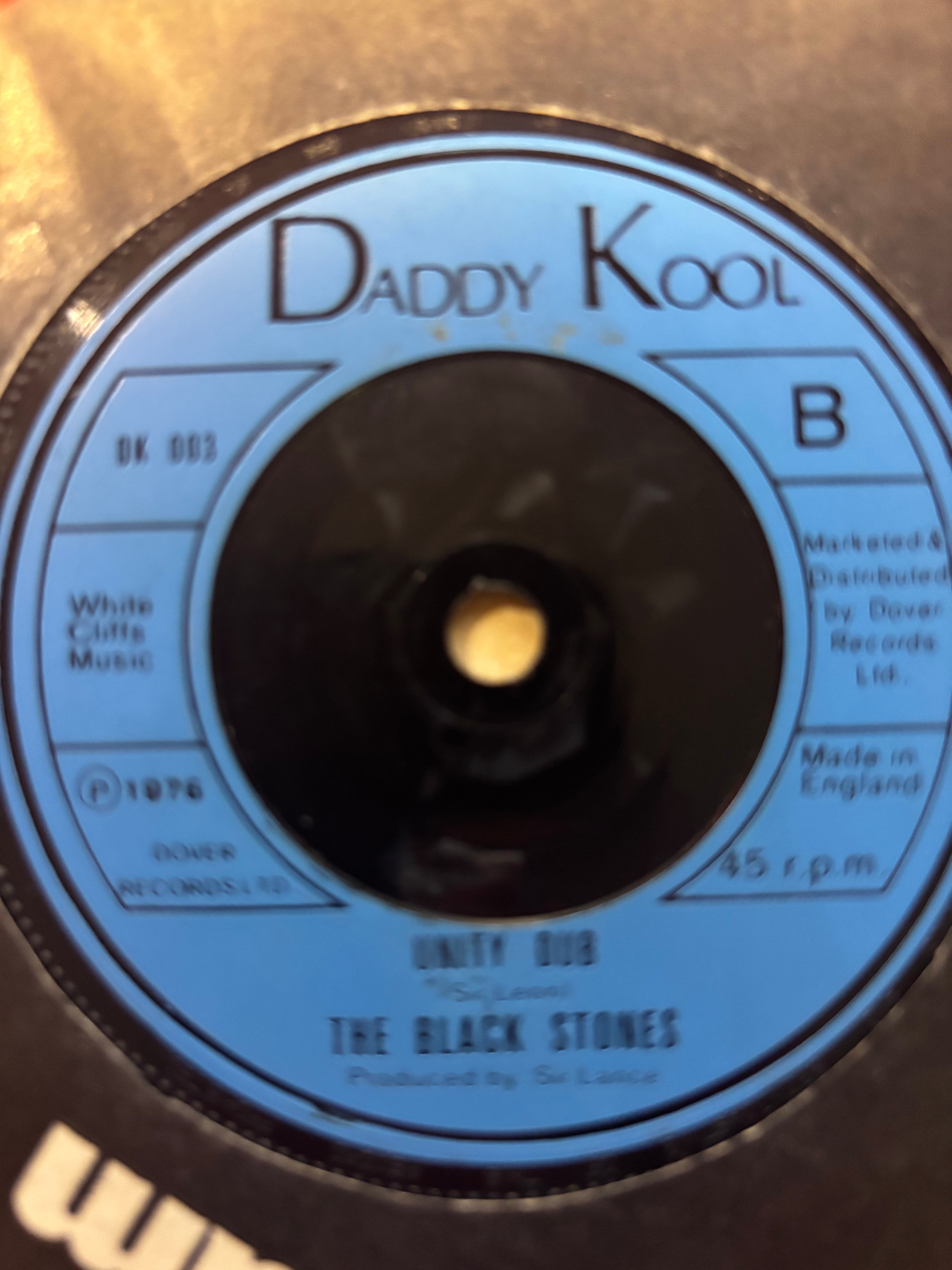 The Blackstones : We Nah Go Suffer (7")