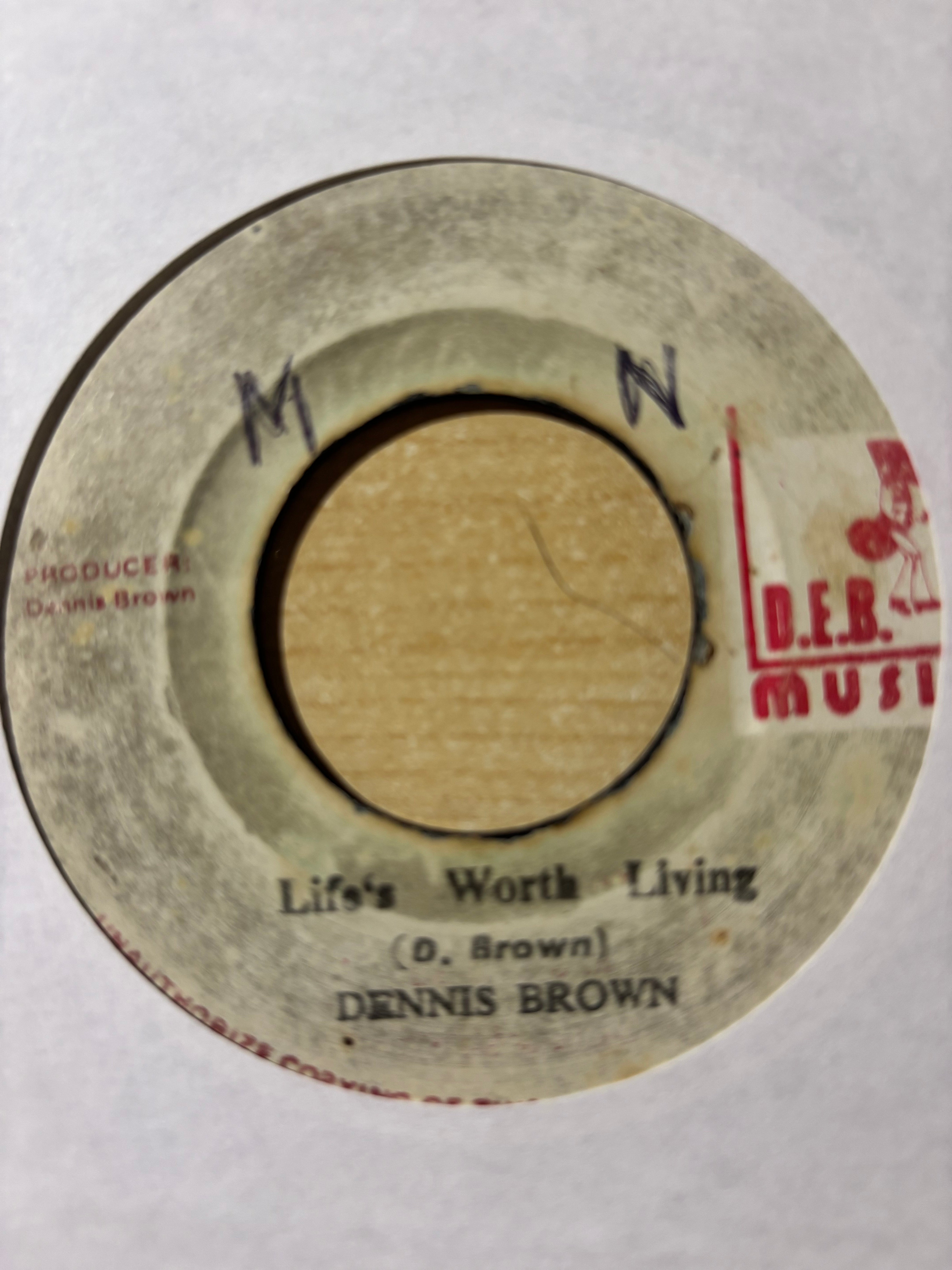 Dennis Brown / D.E.B. Music Players : Life's Worth Living / Easy Living (7")