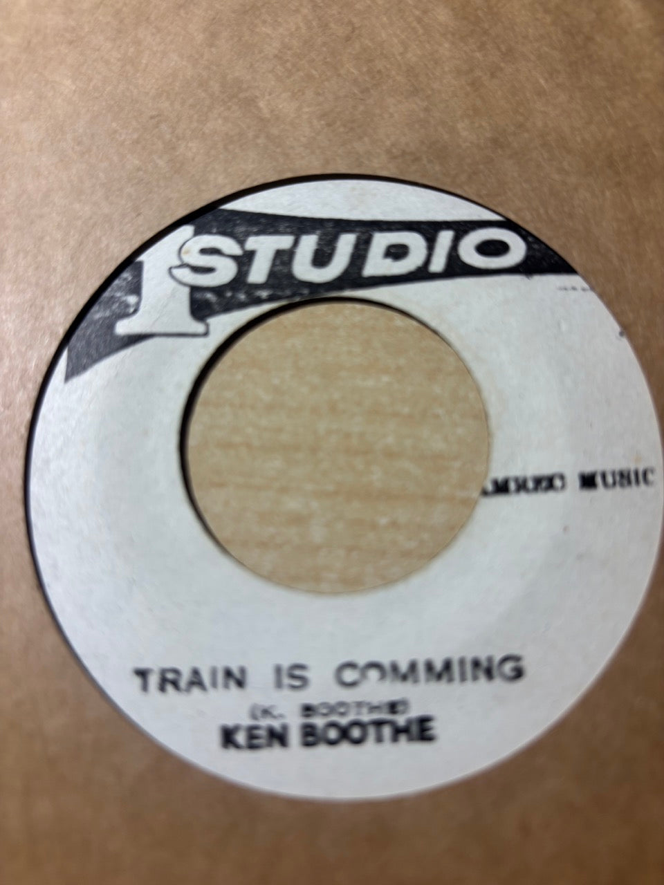 Ken Boothe : Train Is Comming / Train Is Comming Pt. 2 (7")