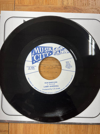 Larry Marshall : Run Babylon (7", RE)