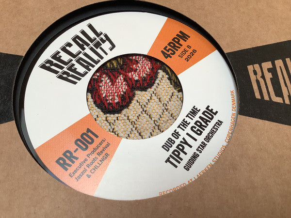 Azizzi Romeo & Max Romeo feat. Guiding Star Orchestra : Signs Of The Time  (7")