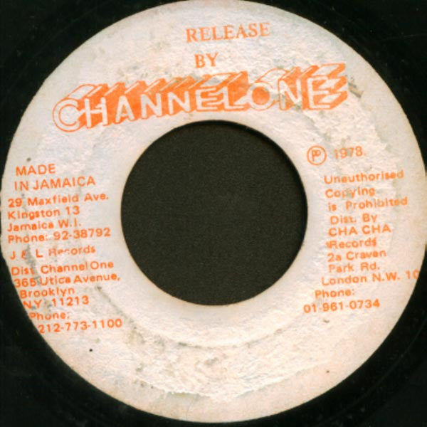 The Mighty Diamonds : Tell Me What Is Wrong (7")